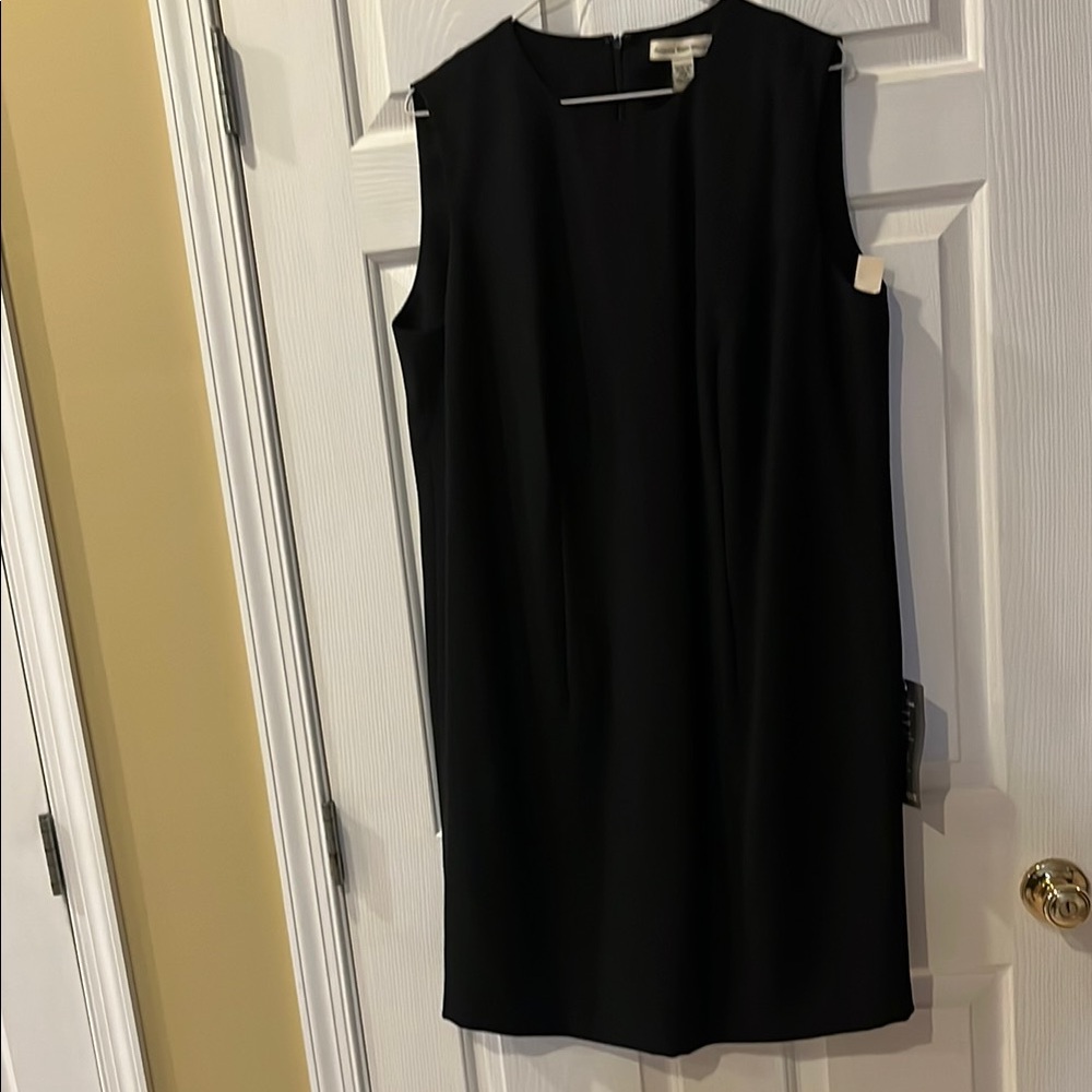 Elegant Black Sleeveless Dress
